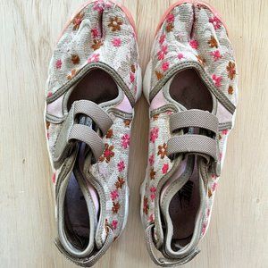 VINTAGE-Air Rifts Embroidered Cherry Blossoms